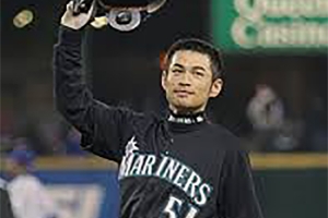 Ichiro Suzuki records his 258th hit in 2004 (COURTESY OF MLB.COM)