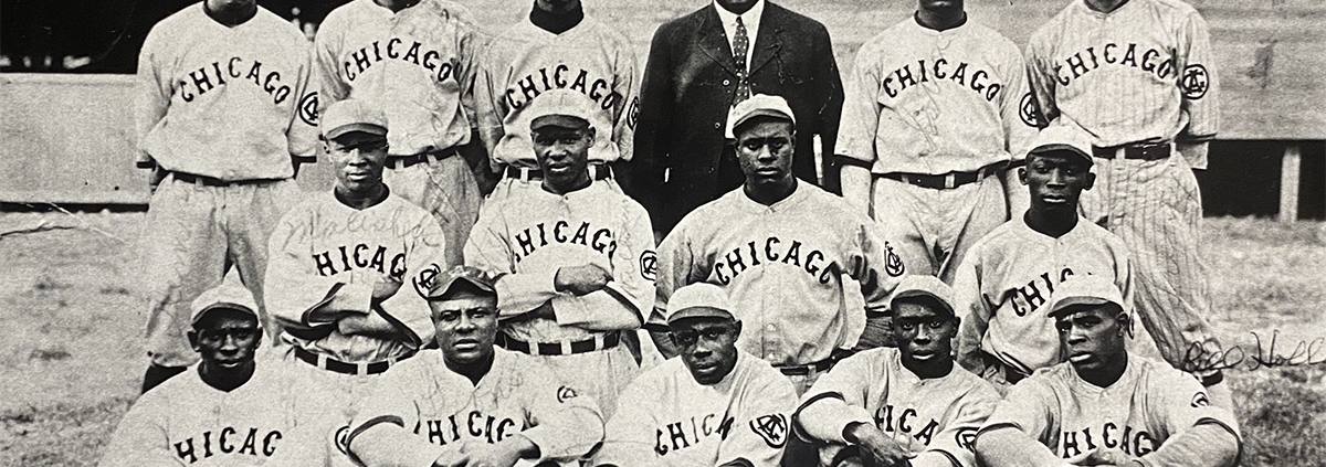 1921 Chicago American Giants team with manager Rube Foster in the top row in street clothes. (SABR-RUCKER ARCHIVE)