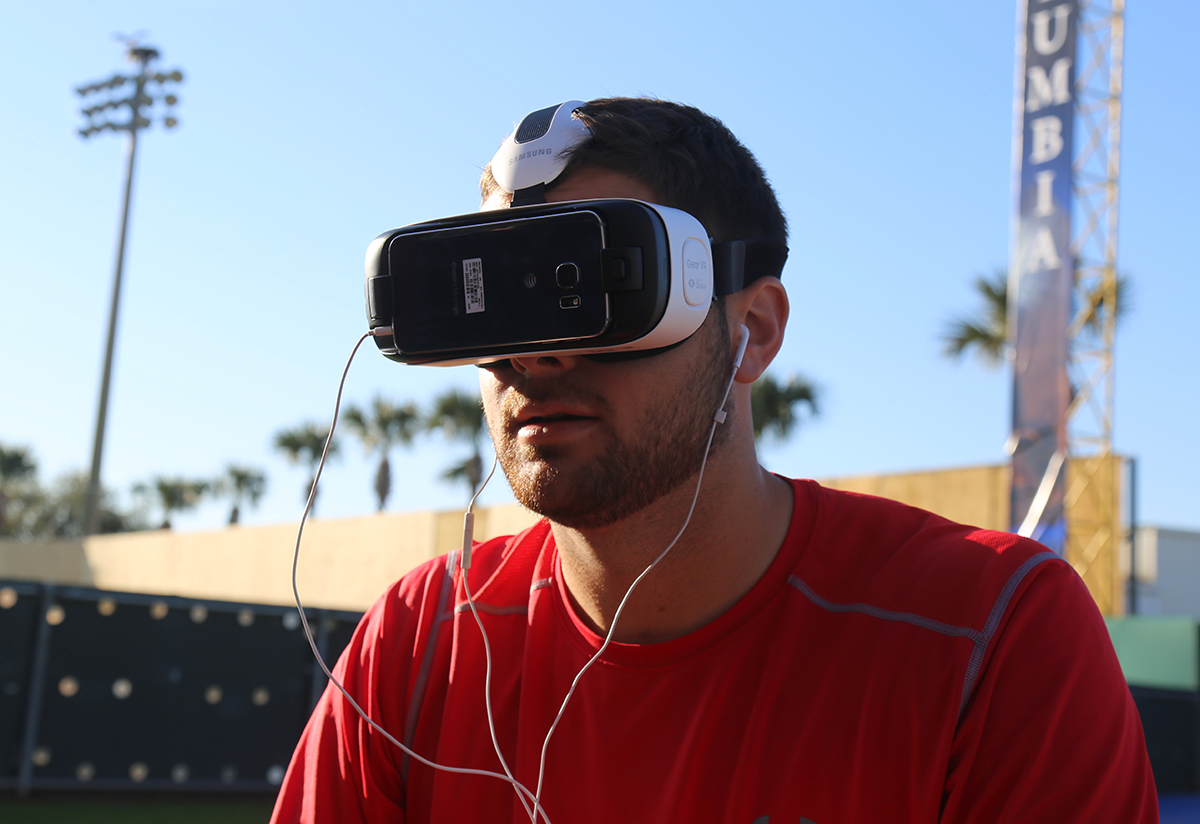 Lucas Giolito trying out VR during spring training in 2016 (ARTURO PARDAVILA III / WIKIMEDIA COMMONS)
